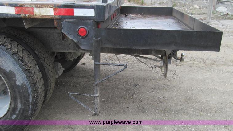 image for item E3997 1987 Peterbilt 357 flatbed truck