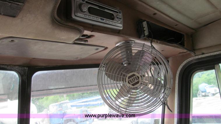 image for item E3997 1987 Peterbilt 357 flatbed truck