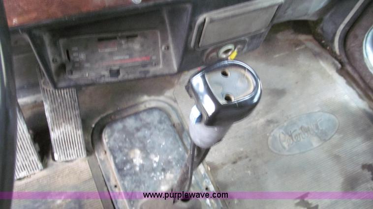 image for item E3997 1987 Peterbilt 357 flatbed truck