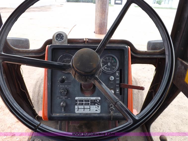 image for item F8727 1976 Allis Chalmers 7080 tractor