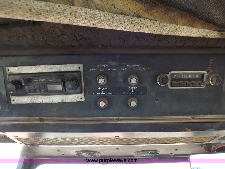 image for item F8727 1976 Allis Chalmers 7080 tractor