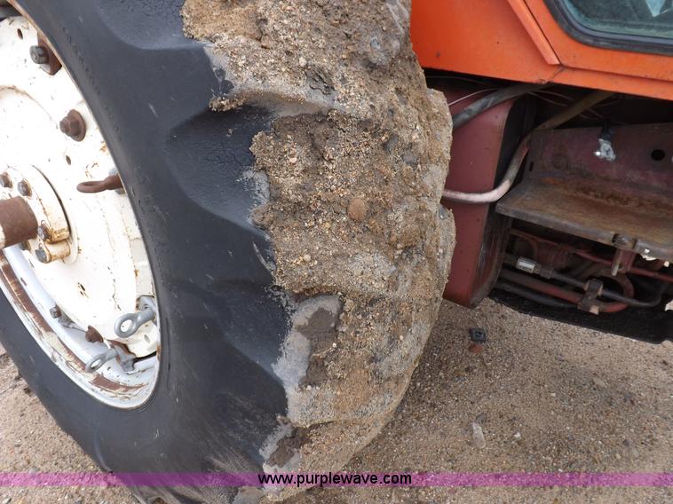 image for item F8727 1976 Allis Chalmers 7080 tractor