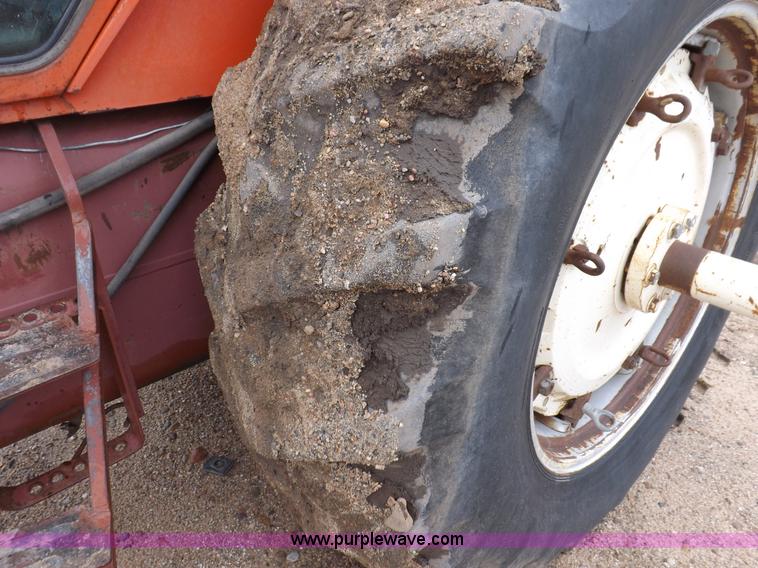 image for item F8727 1976 Allis Chalmers 7080 tractor