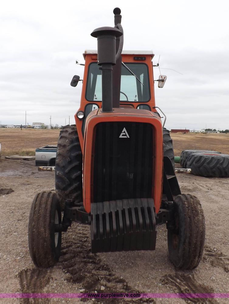 image for item F8728 1981 Allis Chalmers 7020 tractor