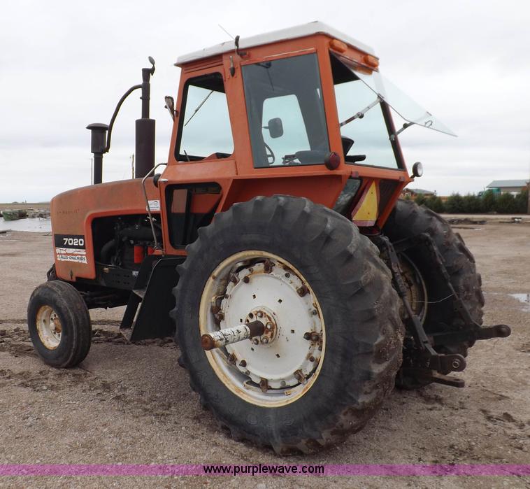 image for item F8728 1981 Allis Chalmers 7020 tractor