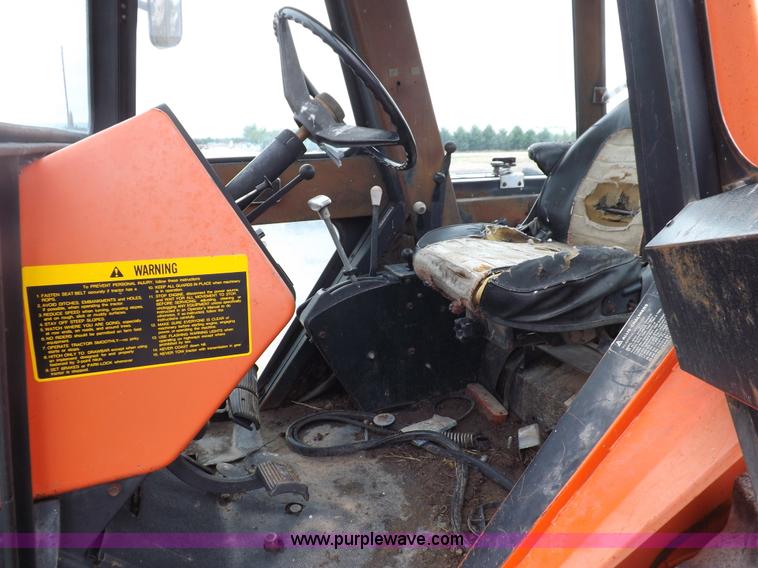 image for item F8728 1981 Allis Chalmers 7020 tractor