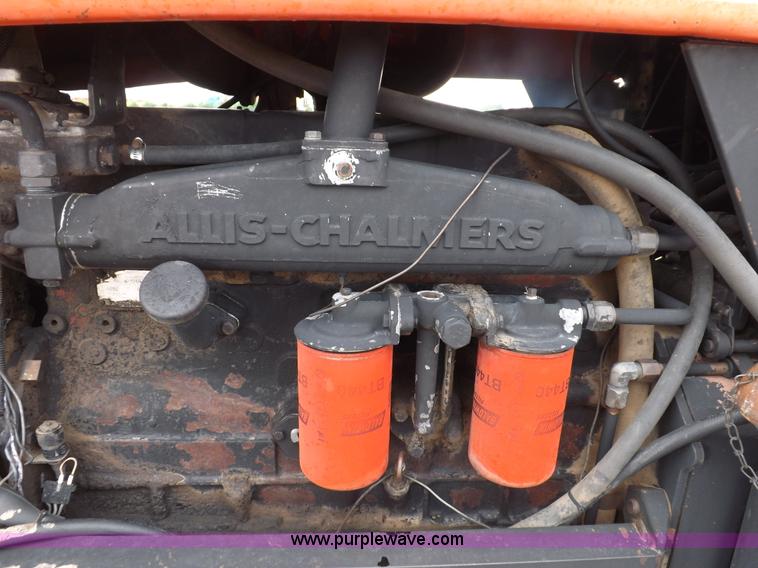 image for item F8728 1981 Allis Chalmers 7020 tractor