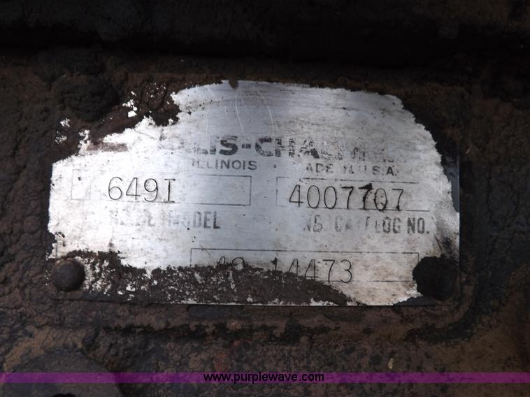 image for item F8728 1981 Allis Chalmers 7020 tractor