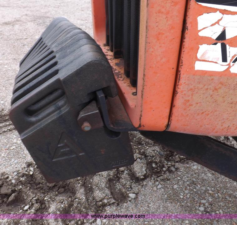 image for item F8728 1981 Allis Chalmers 7020 tractor