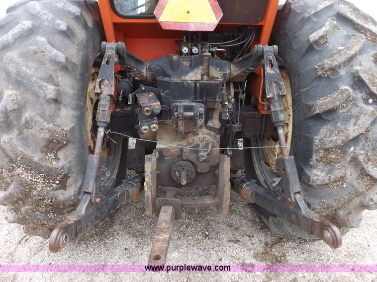 image for item F8728 1981 Allis Chalmers 7020 tractor