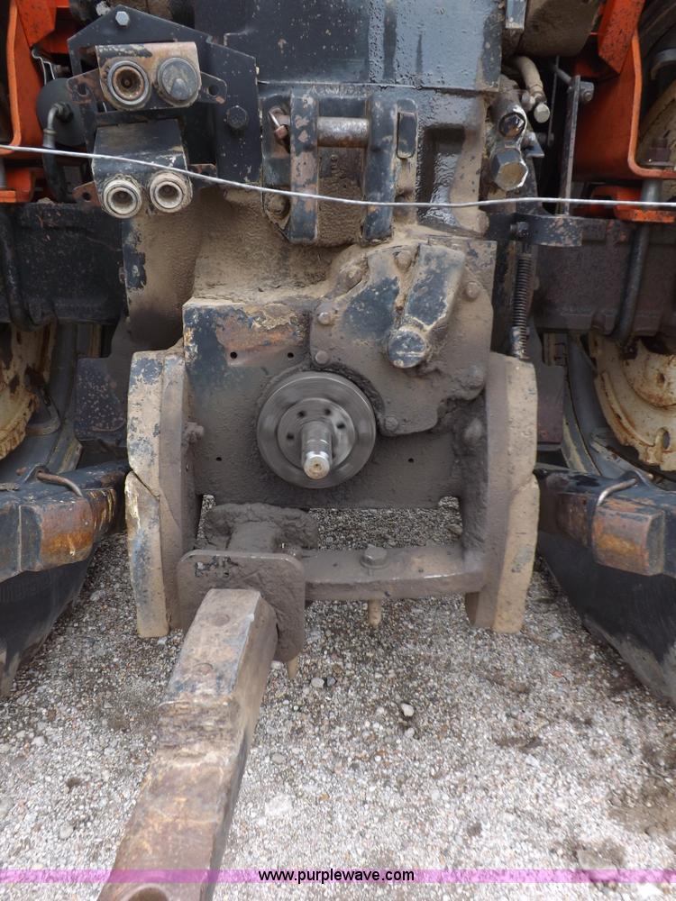 image for item F8728 1981 Allis Chalmers 7020 tractor