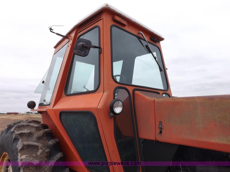 image for item F8728 1981 Allis Chalmers 7020 tractor