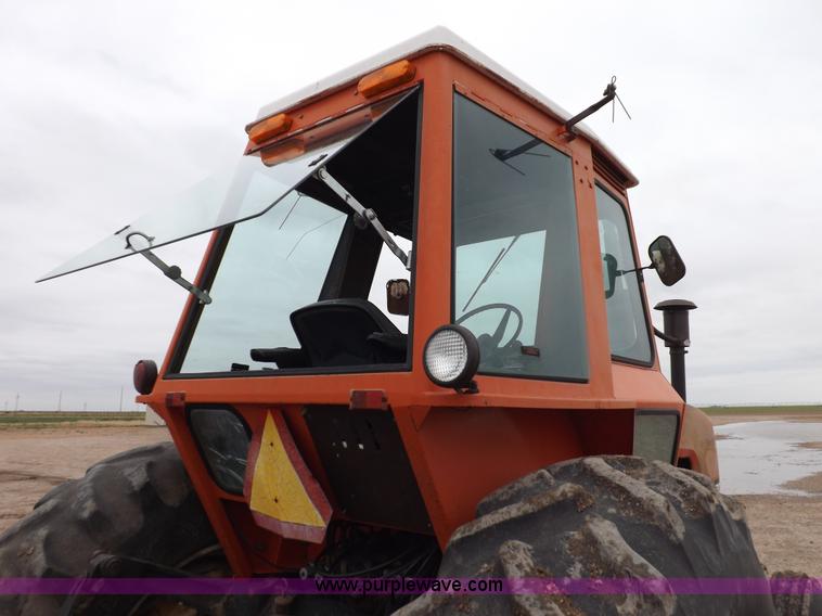 image for item F8728 1981 Allis Chalmers 7020 tractor