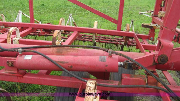 image for item G2001 Wil-Rich 2500 field cultivator