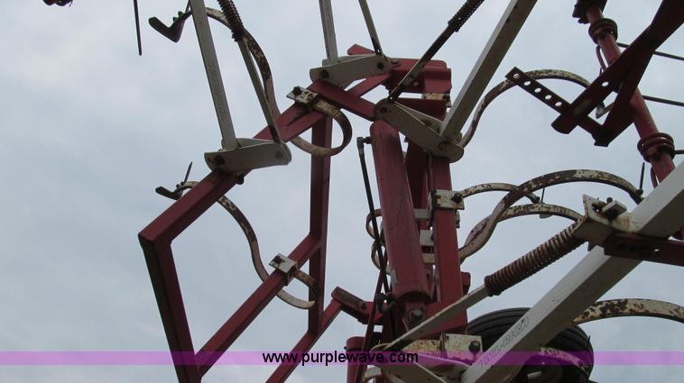 image for item G2001 Wil-Rich 2500 field cultivator