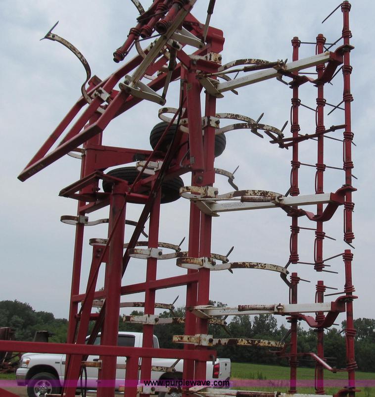 image for item G2001 Wil-Rich 2500 field cultivator
