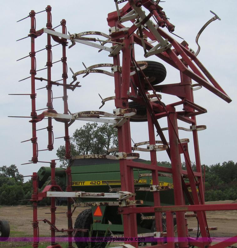 image for item G2001 Wil-Rich 2500 field cultivator