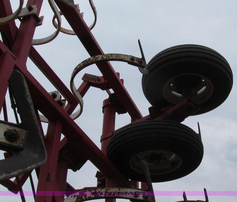 image for item G2001 Wil-Rich 2500 field cultivator