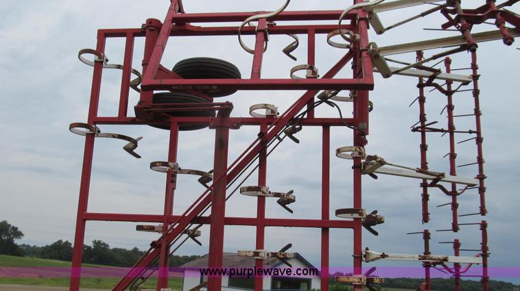 image for item G2001 Wil-Rich 2500 field cultivator