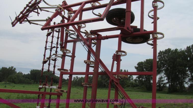 image for item G2001 Wil-Rich 2500 field cultivator