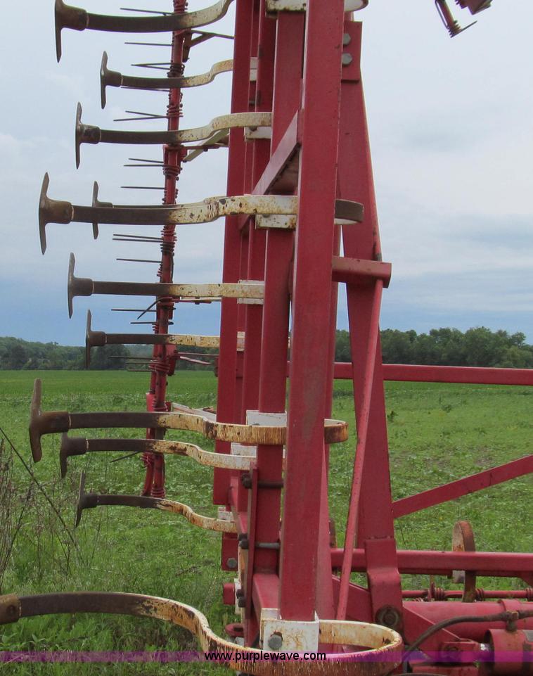 image for item G2001 Wil-Rich 2500 field cultivator