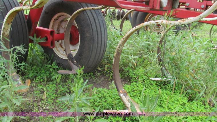 image for item G2001 Wil-Rich 2500 field cultivator