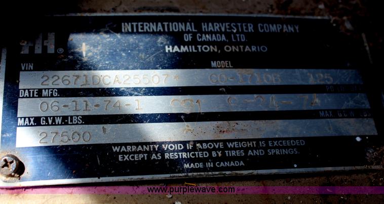 image for item G5036 1975 International Cargo Star 1710B grain truck