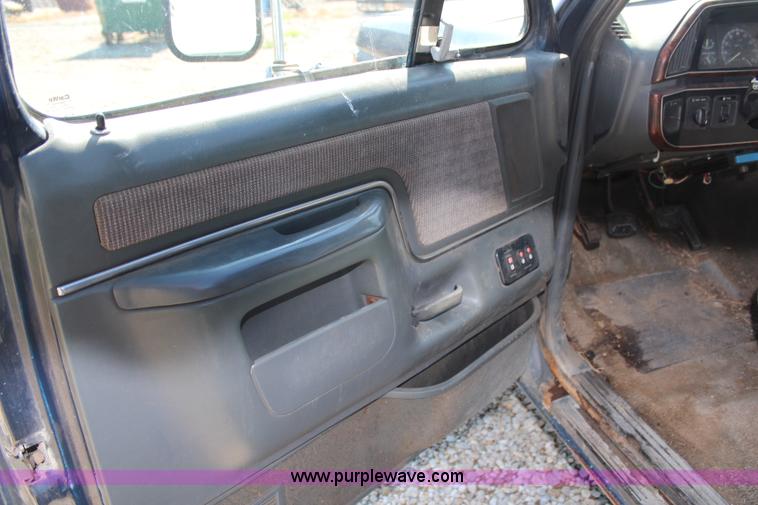 image for item G5038 1991 Ford F350 Super Duty dump bed pickup truck