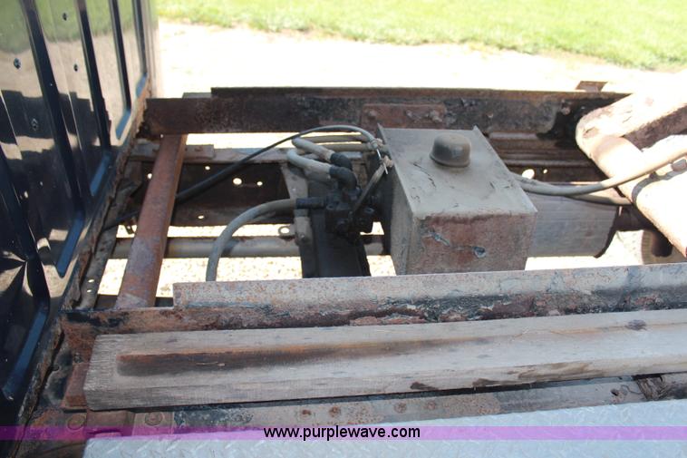 image for item G5038 1991 Ford F350 Super Duty dump bed pickup truck