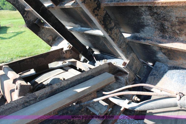 image for item G5038 1991 Ford F350 Super Duty dump bed pickup truck