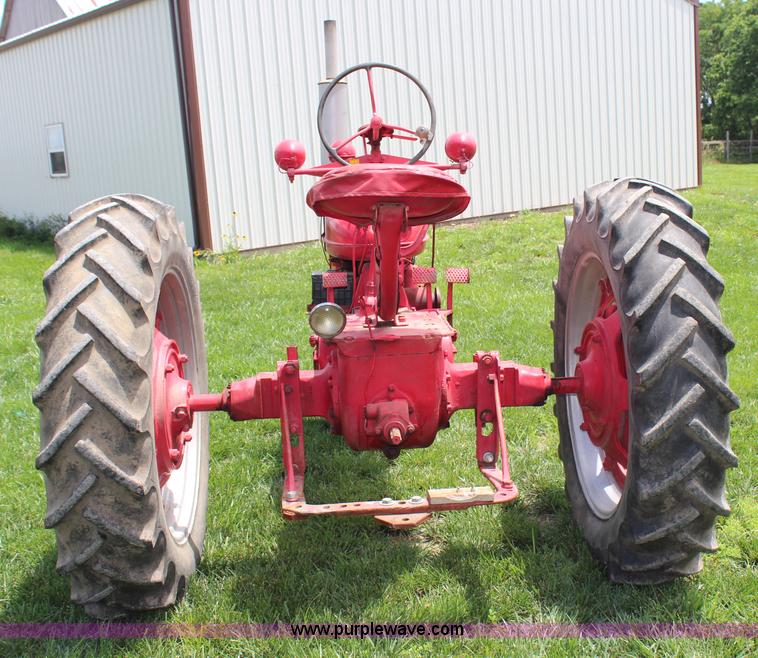 image for item G5042 1943 Mccormick Farmall H tractor
