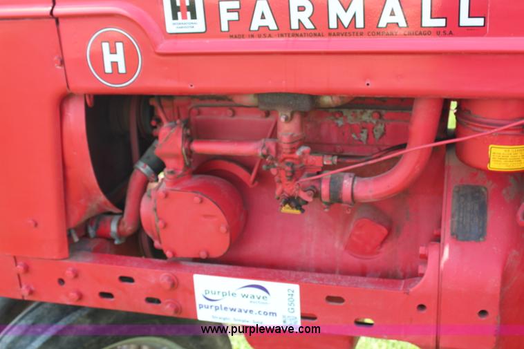 image for item G5042 1943 Mccormick Farmall H tractor