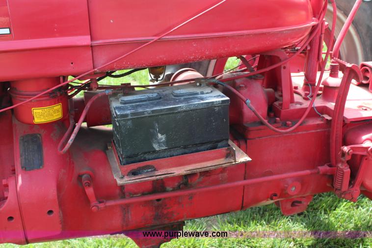 image for item G5042 1943 Mccormick Farmall H tractor