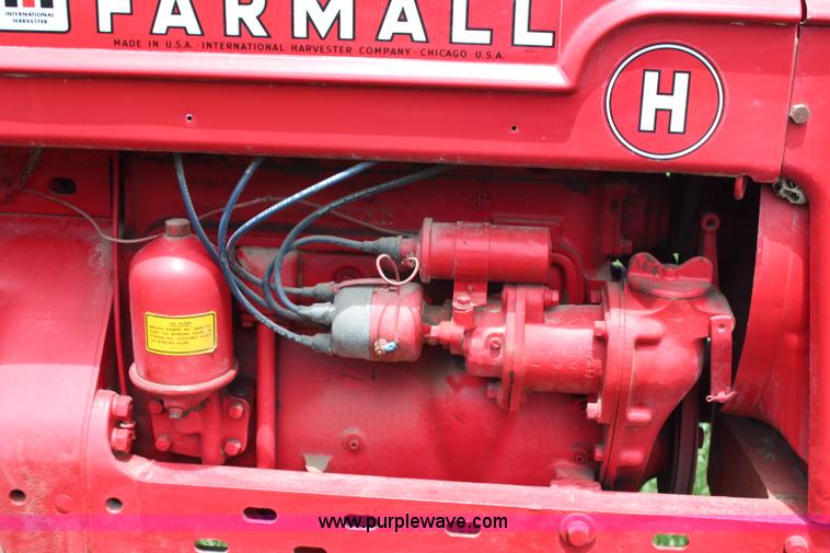 image for item G5042 1943 Mccormick Farmall H tractor