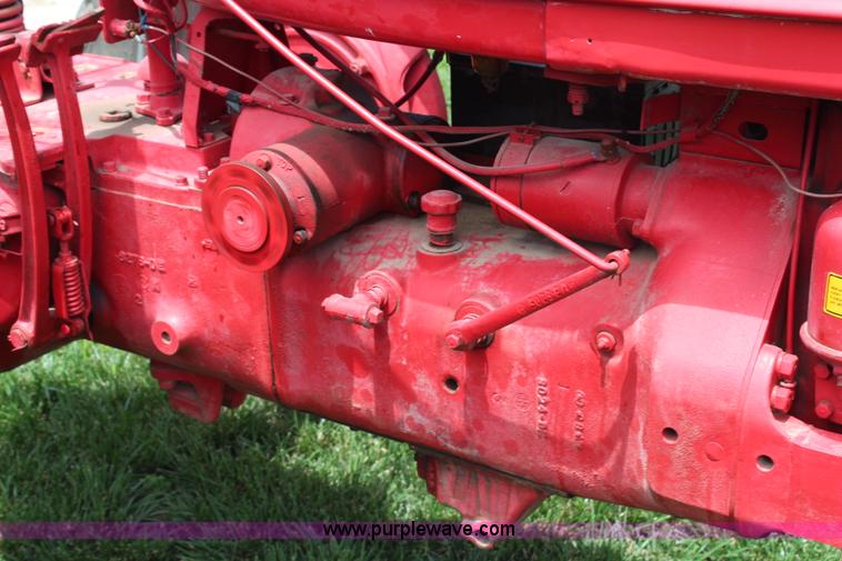 image for item G5042 1943 Mccormick Farmall H tractor