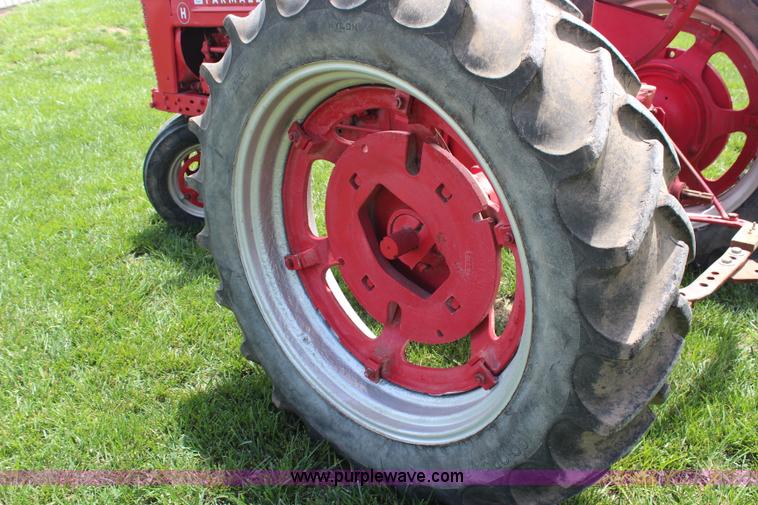 image for item G5042 1943 Mccormick Farmall H tractor