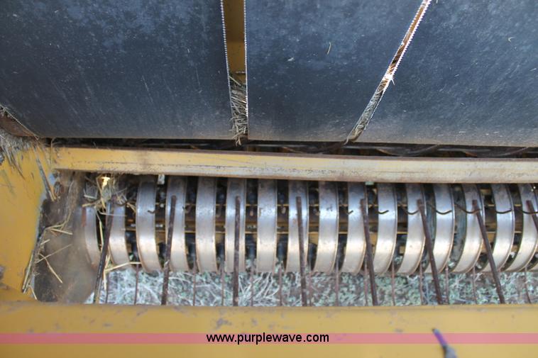 image for item G5755 1995 Vermeer 605K round baler