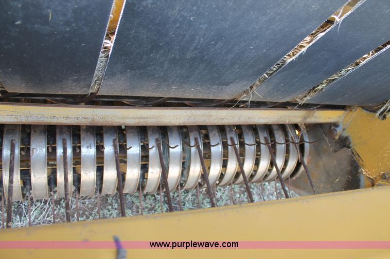 image for item G5755 1995 Vermeer 605K round baler