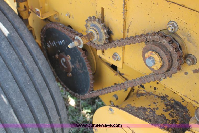 image for item G5755 1995 Vermeer 605K round baler