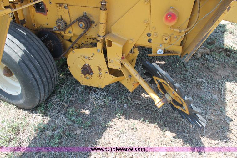 image for item G5755 1995 Vermeer 605K round baler