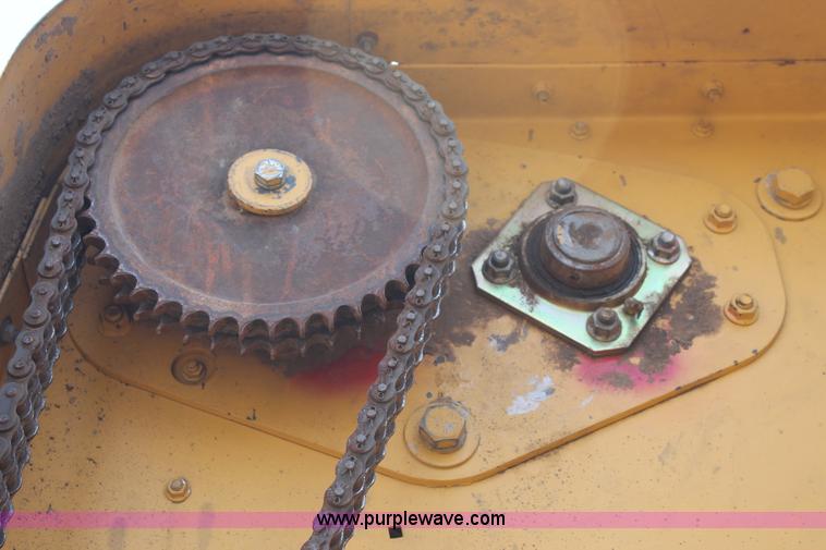 image for item G5755 1995 Vermeer 605K round baler