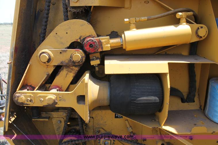 image for item G5755 1995 Vermeer 605K round baler