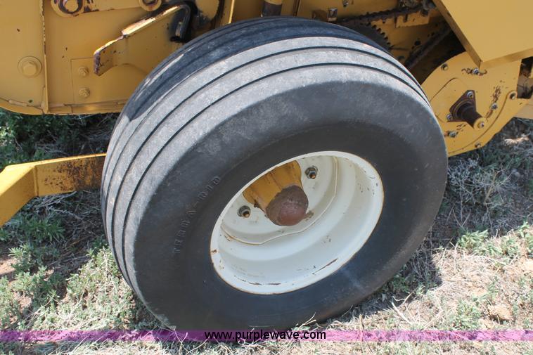 image for item G5755 1995 Vermeer 605K round baler