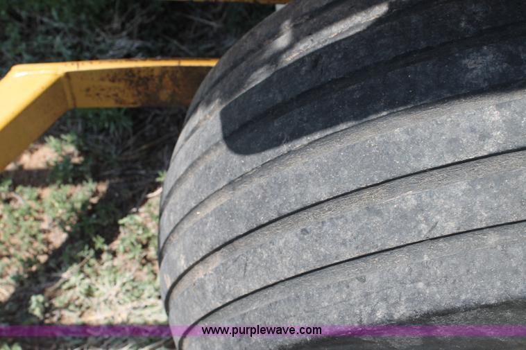 image for item G5755 1995 Vermeer 605K round baler