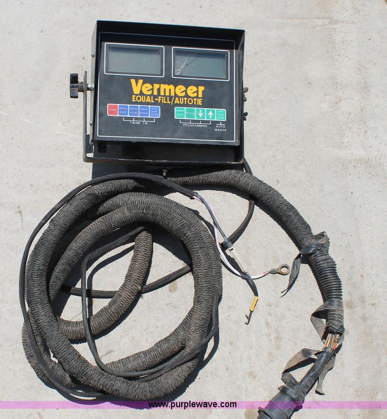 image for item G5755 1995 Vermeer 605K round baler