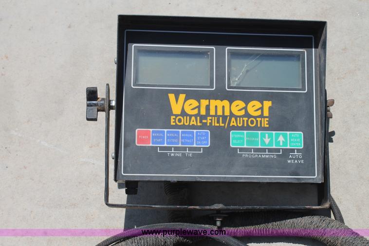 image for item G5755 1995 Vermeer 605K round baler