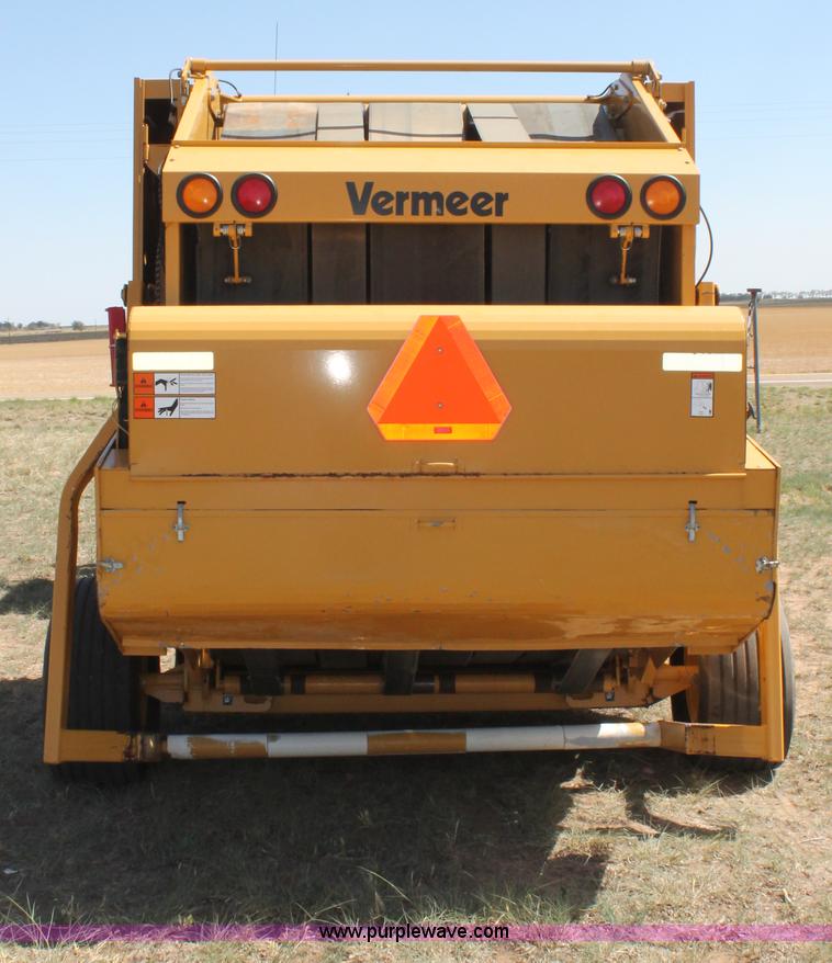 image for item G5757 2003 Vermeer 605 round baler