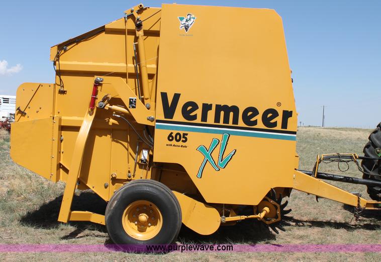 image for item G5757 2003 Vermeer 605 round baler