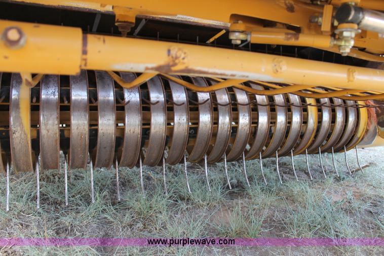 image for item G5757 2003 Vermeer 605 round baler