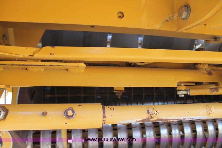 image for item G5757 2003 Vermeer 605 round baler